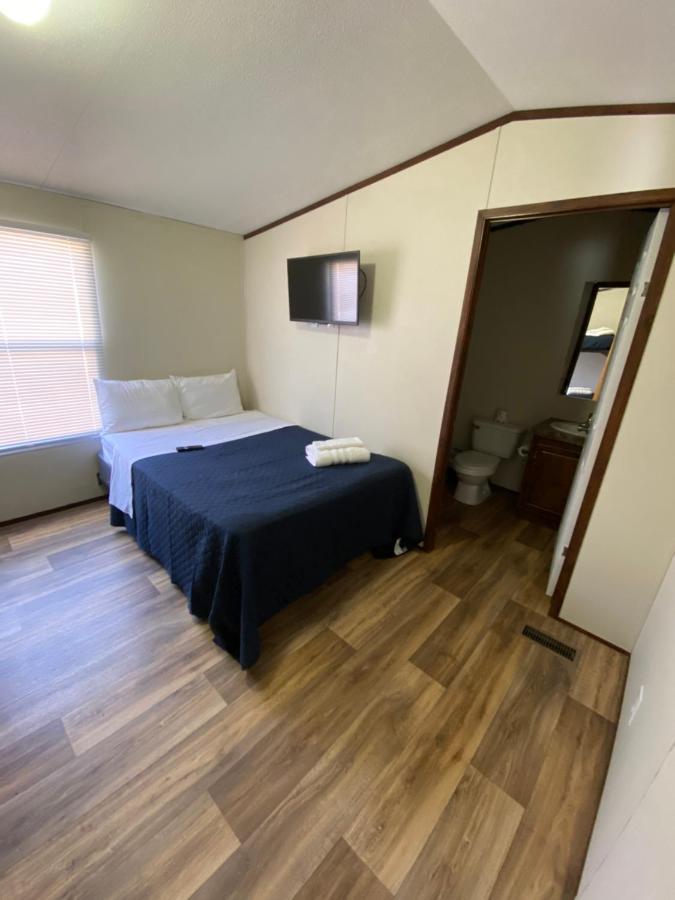 Custom Touch Village Салфер Экстерьер фото
