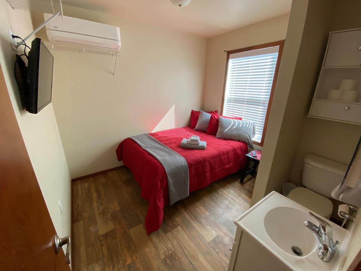 Custom Touch Village Салфер Экстерьер фото