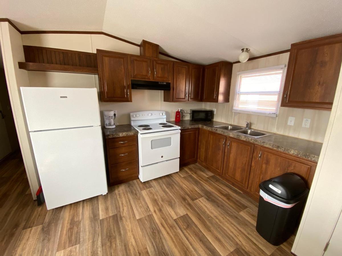 Custom Touch Village Салфер Экстерьер фото